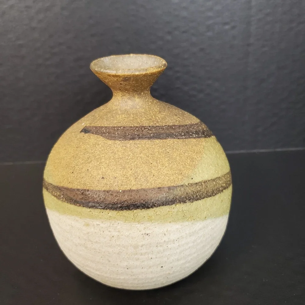 Studio Pottery Bulbous Bud Vase Paw Print 3-tone Makers Mark Signed 5.5